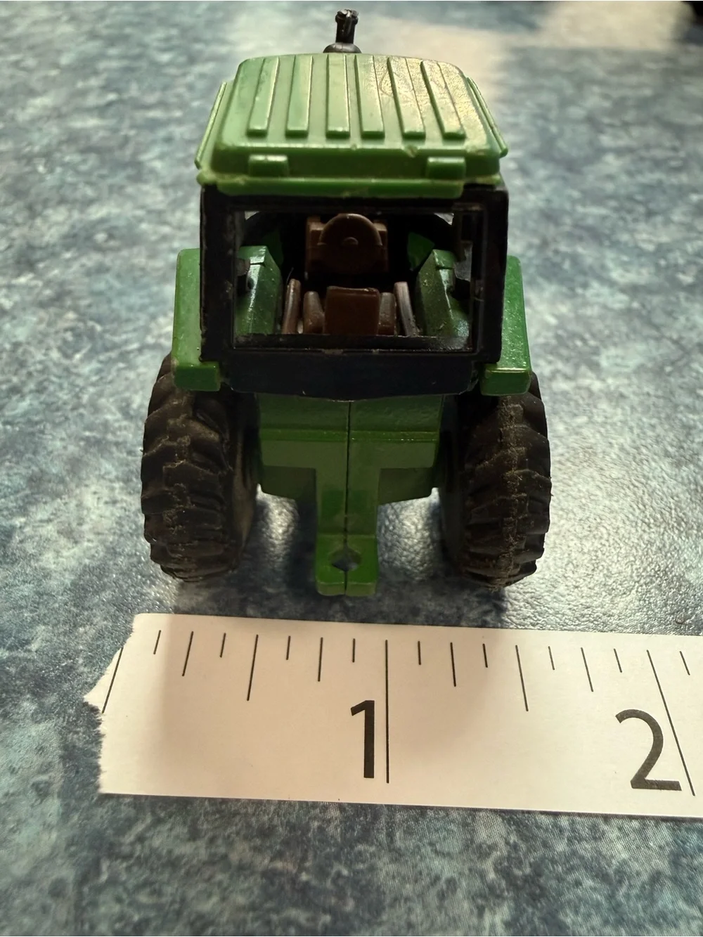 Vintage ERTL John Deere Front Loader Die Cast tractor toy -excellent condition